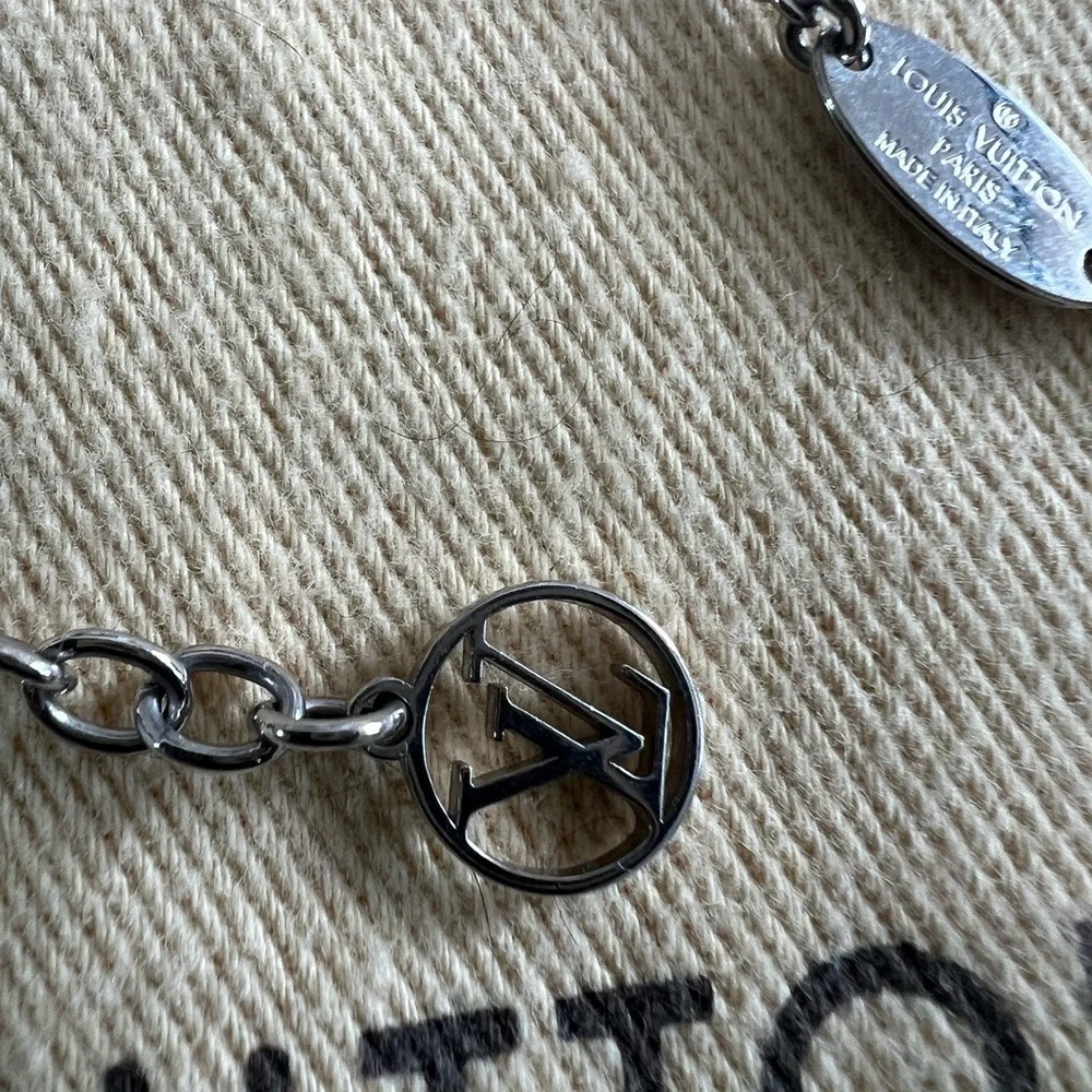 Louis Vuitton Silver V Chain Bracelet - Picture 4 of 12